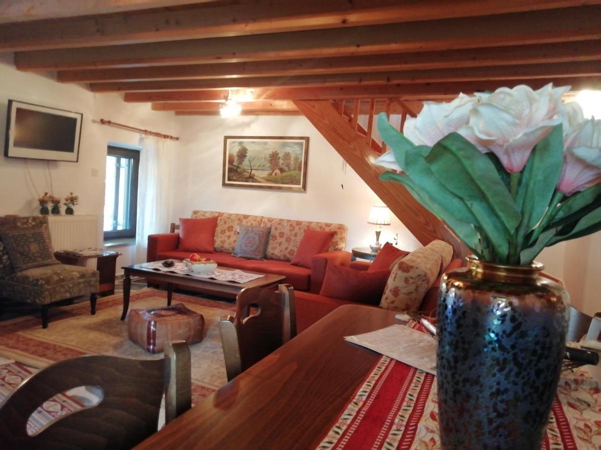 Cosy Lake House, Μια Ανάσα Πριν Τη Λίμνη Kalívia Eksteriør billede