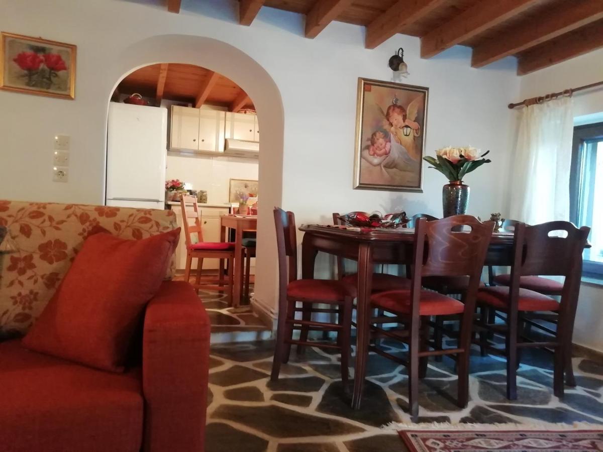 Cosy Lake House, Μια Ανάσα Πριν Τη Λίμνη Kalívia Eksteriør billede