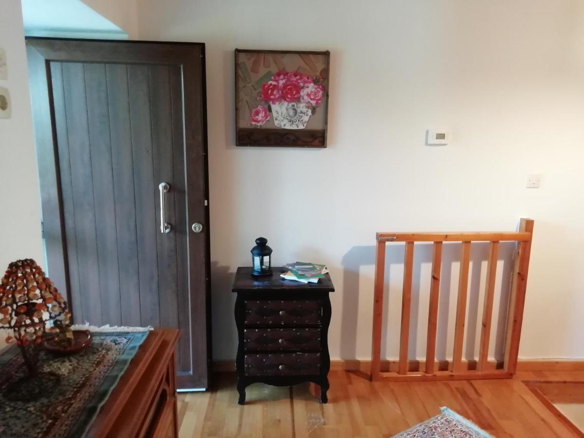 Cosy Lake House, Μια Ανάσα Πριν Τη Λίμνη Kalívia Eksteriør billede