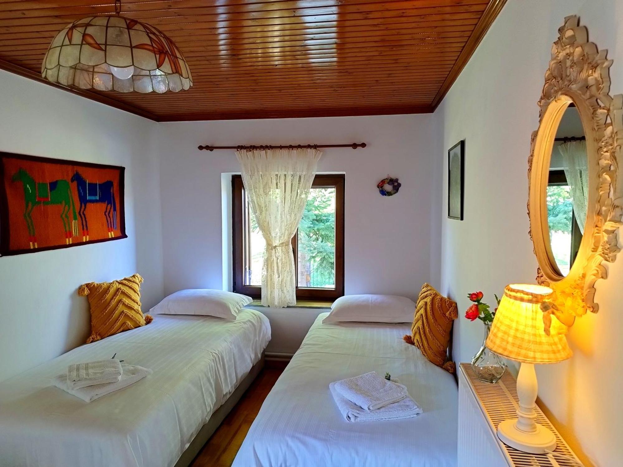 Cosy Lake House, Μια Ανάσα Πριν Τη Λίμνη Kalívia Eksteriør billede
