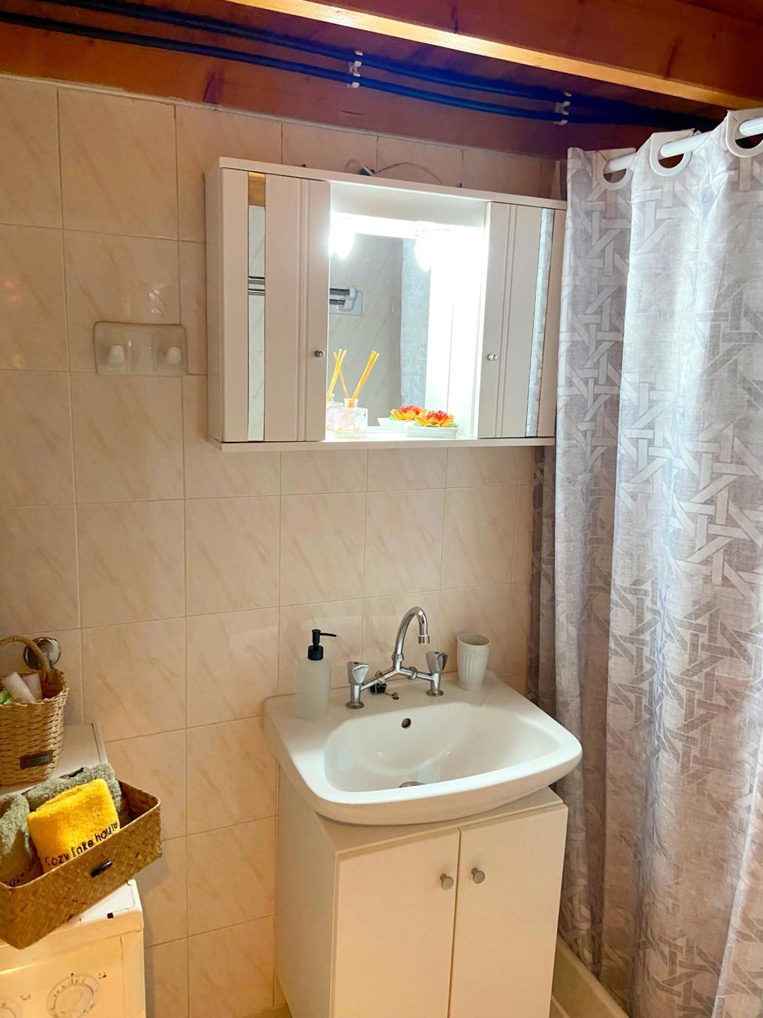 Cosy Lake House, Μια Ανάσα Πριν Τη Λίμνη Kalívia Eksteriør billede