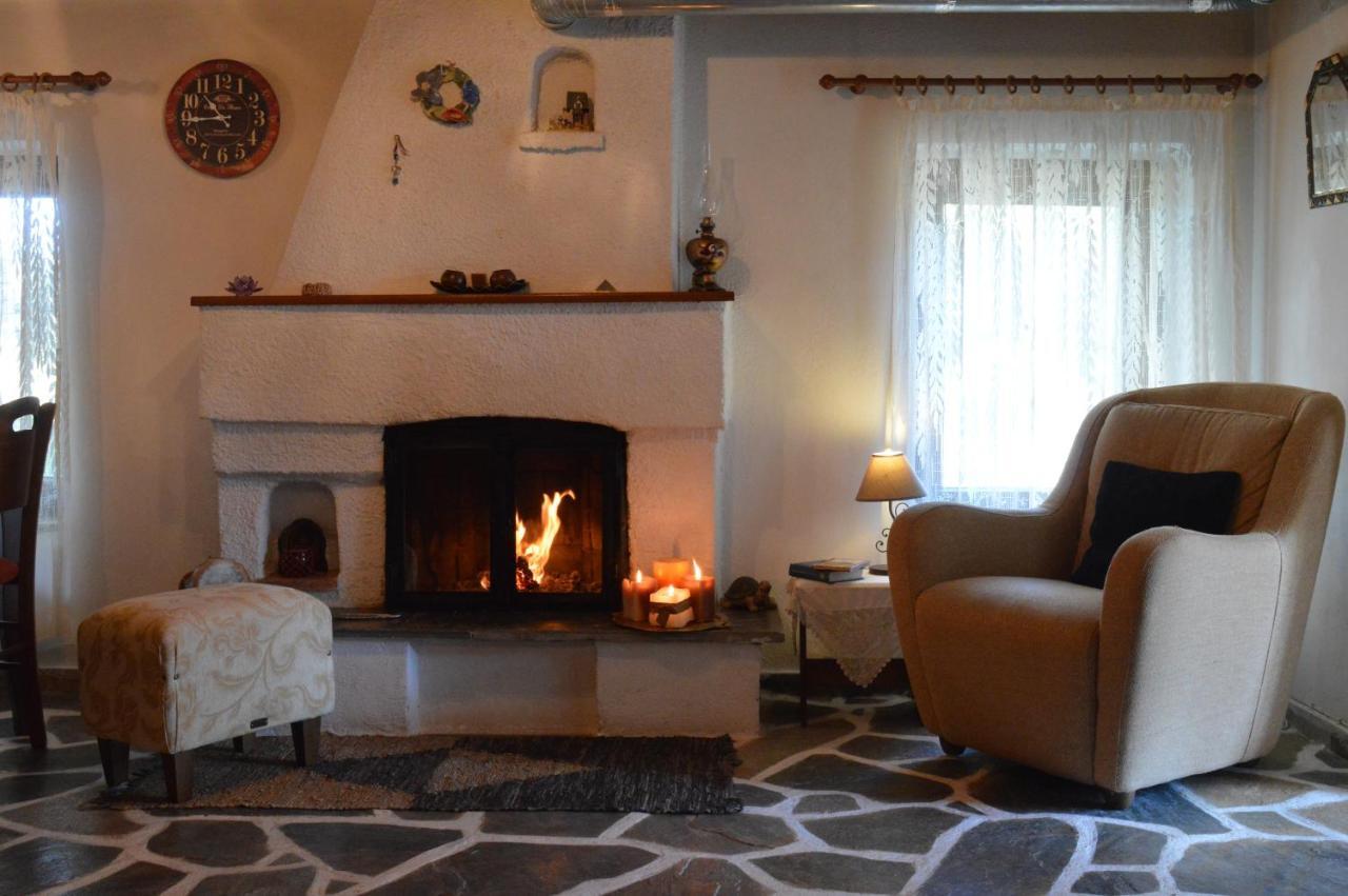 Cosy Lake House, Μια Ανάσα Πριν Τη Λίμνη Kalívia Eksteriør billede