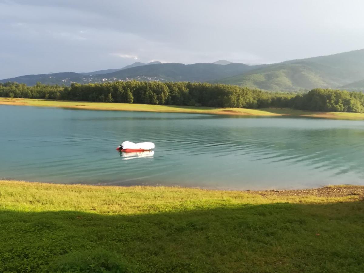 Cosy Lake House, Μια Ανάσα Πριν Τη Λίμνη Kalívia Eksteriør billede
